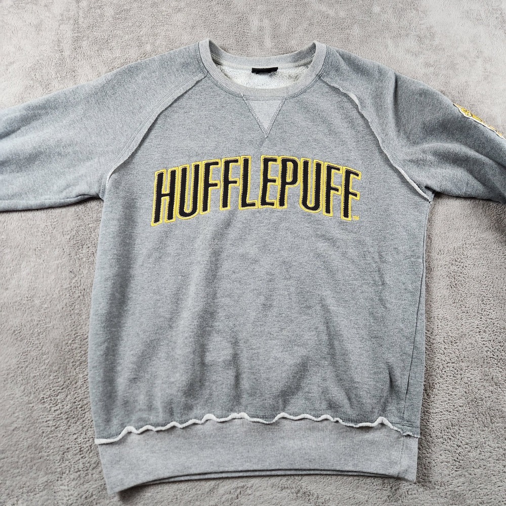 Harry Potter Hufflepuff Sweatshirt Mens Small Wizarding WorldGrey Crewneck - Picture 6 of 9